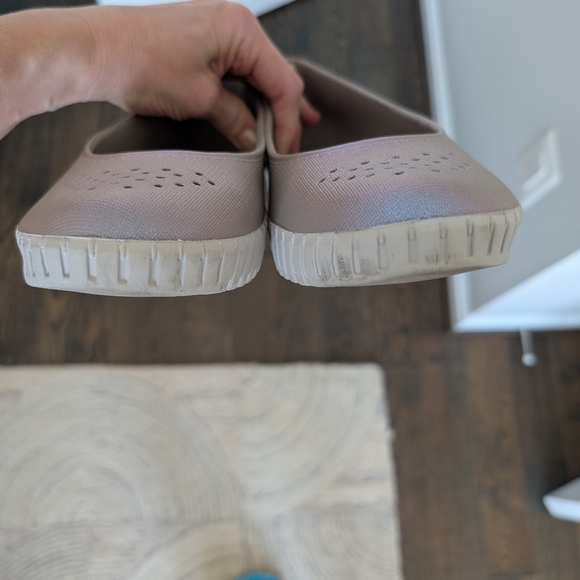 Skechers Foamies, size 9 flats, iridescent - Picture 6 of 6